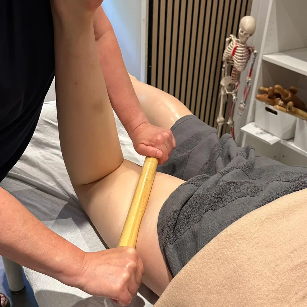 Professionel bambusmassage med varme bambusstave i Allesø Odense