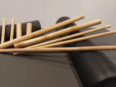 Bambuspinde til brug ved bambusmassage i Allesø Odense